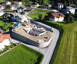 Steinmauer Reiter